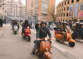 La XII Vespalafalla reunirá a más de mil Vespas y Lambrettas en València