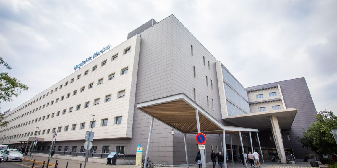 El Hospital de Manises trabaja con menores con autismo el miedo al ruido de petardos