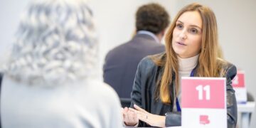 Xàtiva acoge el segundo foro Labora en ruta en el que se ofrecen 80 ofertas de empleo