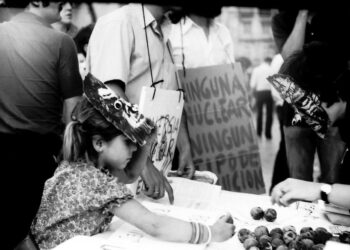 La UV visibiliza con una muestra de más de cien documentos la lucha ecologista desde los 70 hasta hoy