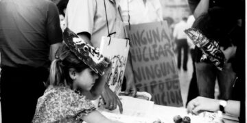 La UV visibiliza con una muestra de más de cien documentos la lucha ecologista desde los 70 hasta hoy