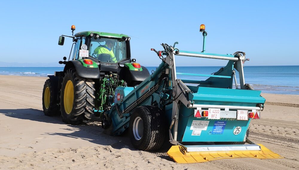 Arranca la campaña de limpieza de playas de la Diputació de València
