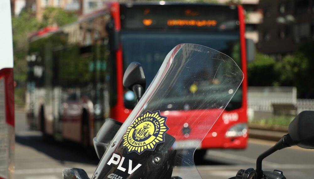 Comienza la campaña de control de vehículos privados que circulan en el carril bus