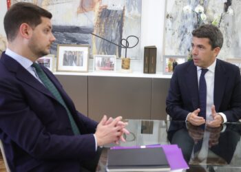 Generalitat y Ayuntamiento de Gandia se unen por el tren: «Jamás renunciaremos al tren de la costa»