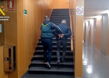 Detenido en Moncada por quemar contenedores y vehículos