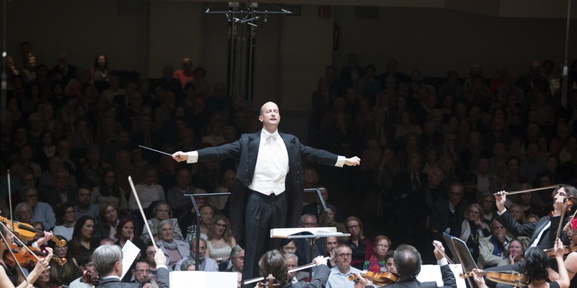 Orquesta de València y García Calvo ofrecen una Gala de Zarzuela con «esmerada selección» de grandes títulos