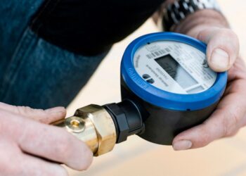 Más de un millar de contadores de agua inteligentes se instalan en Xàtiva