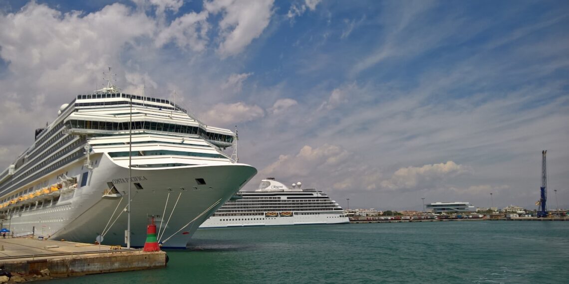 La Diputació de València recibe premio por su iniciativa de atraer turistas de cruceros a los municipios
