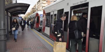 El tranvía de Valencia recibe un «notable» de sus usuarios