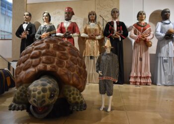 Xàtiva celebra la festividad del Corpus con la vuelta de los gigantes a la plaza de la Seu