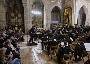 La música a la luz de las velas llega a la Colegiata de Gandia