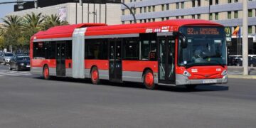 EMT València lanza la operación verano con más de 11,5 millones de plazas en autobuses municipales