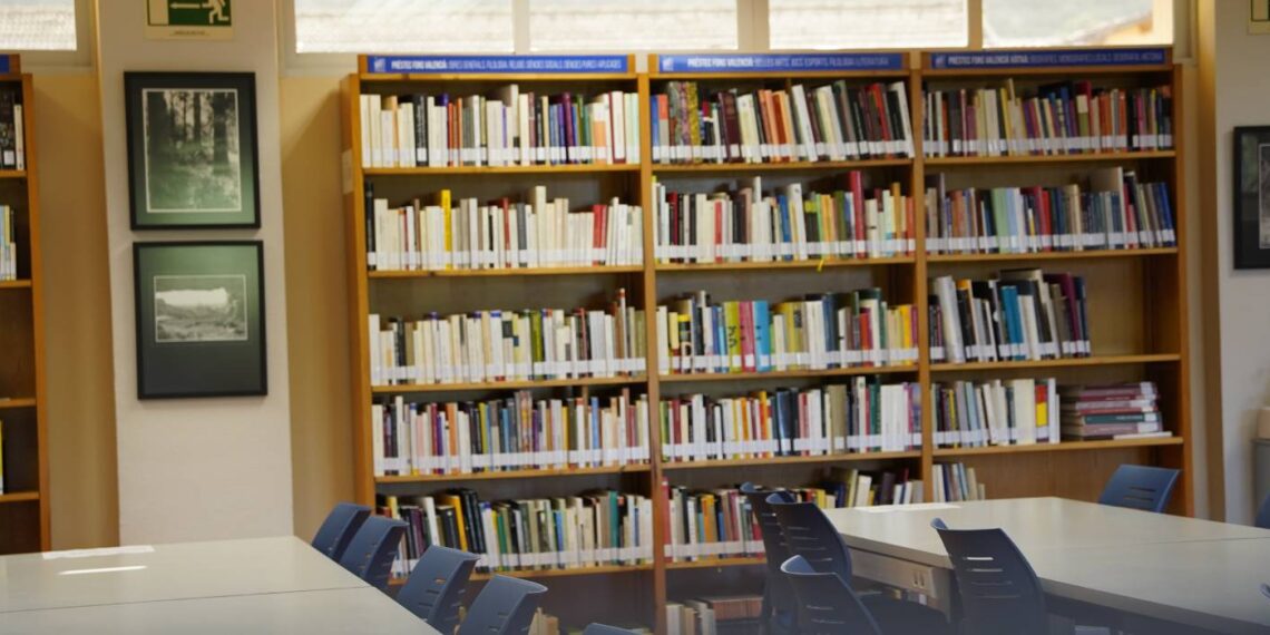 La Biblioteca de Xàtiva lanza renovación de préstamos por WhatsApp