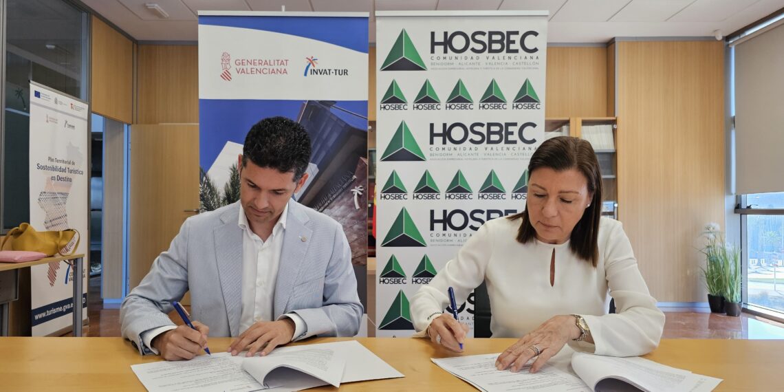 Acuerdo entre Turismo y Hosbec para promover la oferta turística de la Comunitat Valenciana con innovación y sostenibilidad