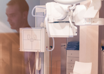 Sanidad invertirá 2,3 millones en el nuevo equipamiento radiológico del Hospital de Dénia