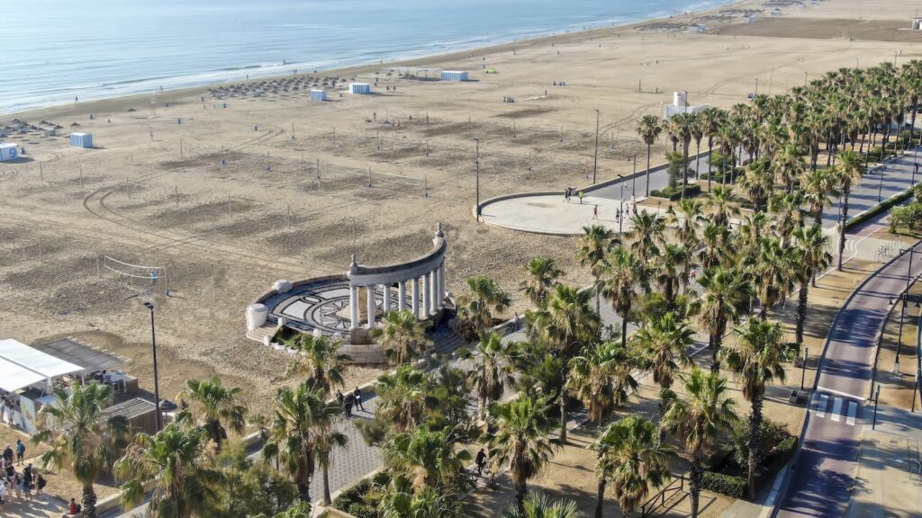 joaquin sorolla monumento playa malvarrosa valencia
