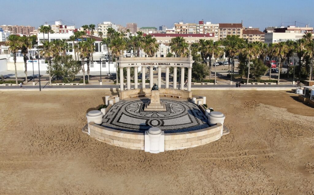 joaquin sorolla monumento playa valencia
