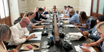 El Ayuntamiento de València y el Puerto firman un convenio para la gestión de La Marina