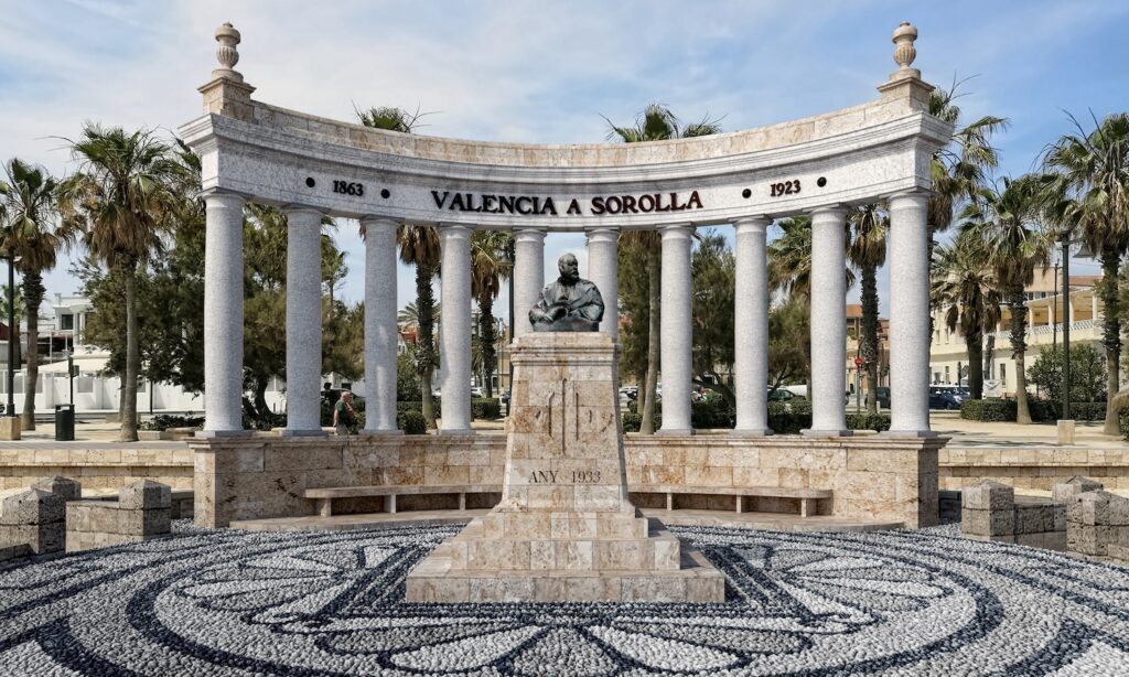 sorolla monumento playa valencia