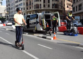Un medidor sacará de la circulación los patinetes eléctricos que excedan la velocidad permitida en València