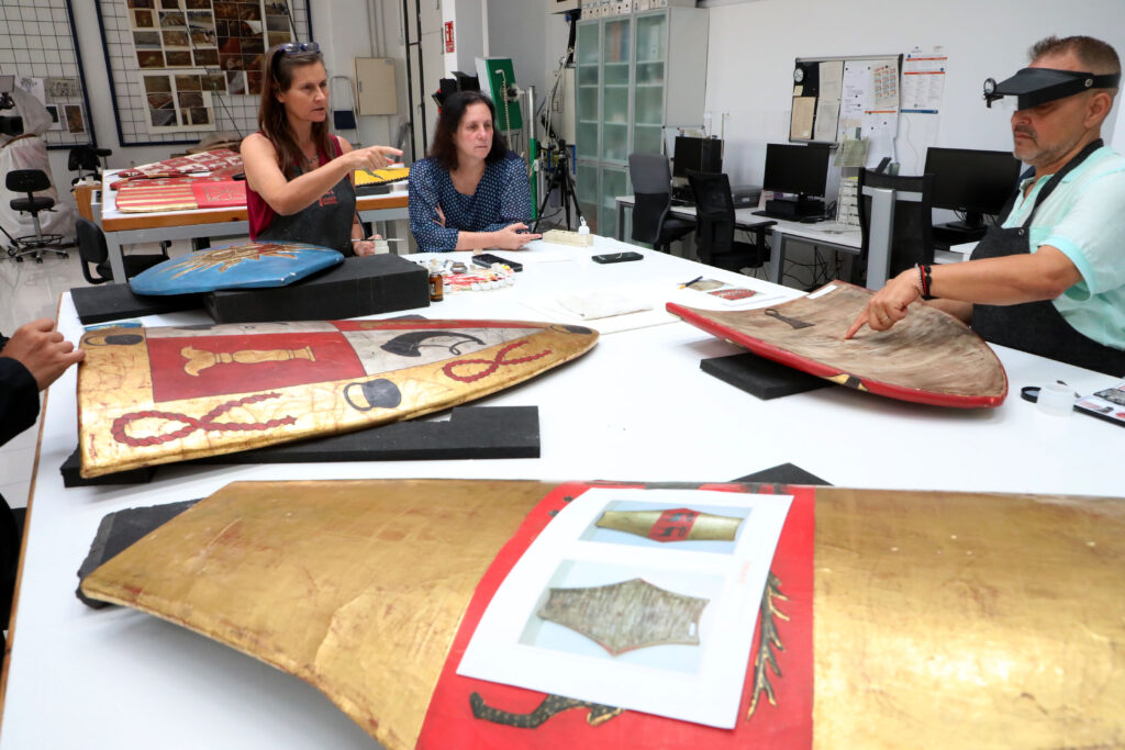 240808 EDUC Foto1 RESTAURACION ESCUDIS