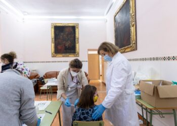 La Generalitat impulsa una campaña de vacunación frente a la gripe en los colegios