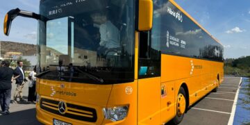La Generalitat lanza un nuevo autobús entre Montserrat y Valencia triplicando la frecuencia