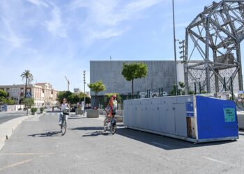 València instala un aparcamiento seguro para bicis en La Marina con motivo de la Semana Europea de la Movilidad 