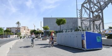València instala un aparcamiento seguro para bicis en La Marina con motivo de la Semana Europea de la Movilidad 