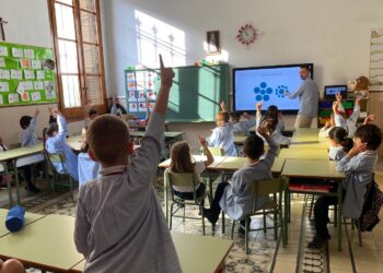 Campaña «Más Allá de la Pantalla»: por un uso responsable de la tecnología en menores