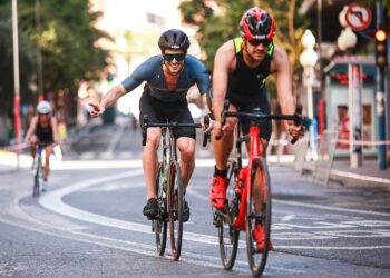 Más de 2.000 triatletas competirán en la Mediterránea Triatlón y la Copa del Mundo en València