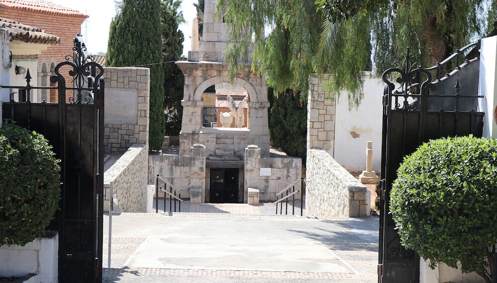 Los cementerios de Sagunto amplían el horario por Todos los Santos