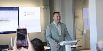 Mompó reivindica el periodisme de proximitat com a clau per a la cohesió social