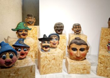 Los gigantes y cabezudos del Corpus de Xàtiva viajan a Barcelona mientras los «nanos» históricos se exhiben en el Museo del Corpus