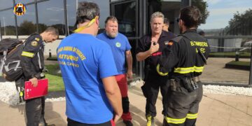 Operativo de búsqueda en la Reva: bomberos y perros rastrean el polígono