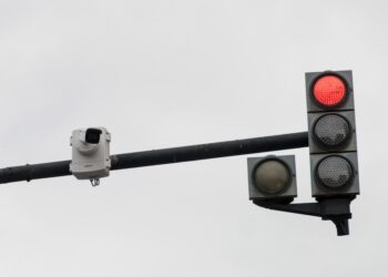 Valencia moderniza las plazas de carga y descarga con visión artificial