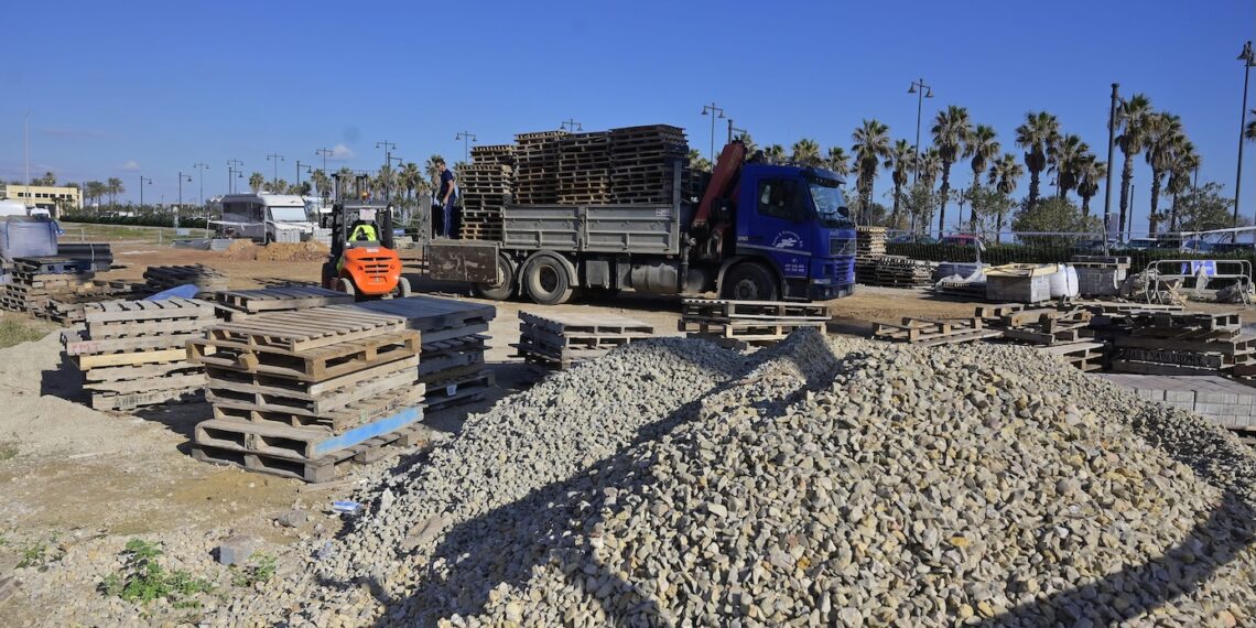 Valencia finaliza la renovación de la avenida de la Malva-rosa con una inversión de 5,2 millones de euros