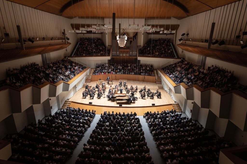 Palau de la Musica en Valencia.jpeg
