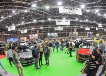 afluencia feria del automovil valencia 2024