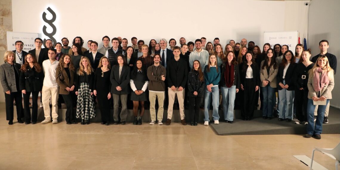 La Conselleria de Innovación impulsa la internacionalización con 70 becas Ivace Exterior para jóvenes especializados