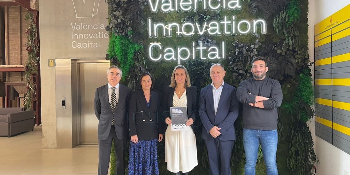 El informe ‘Microchips España 2025’ propone una nueva estrategia española de semiconductores alineada con el informe Draghi y la European Chips Act