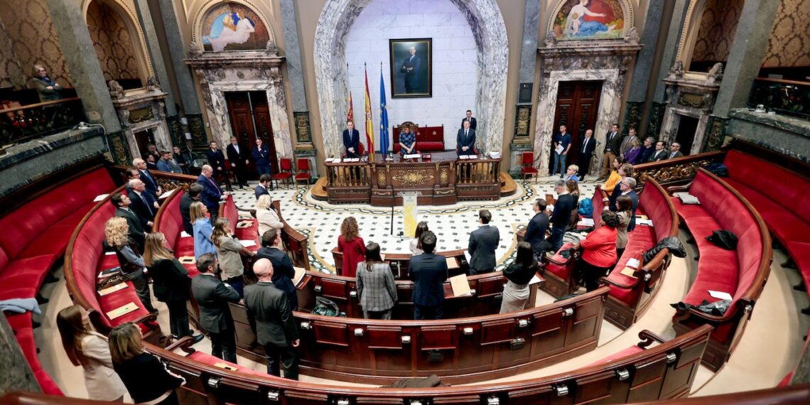 Valencia aprueba un presupuesto de 1.338 millones para 2025 con un fondo de 10 millones para la DANA