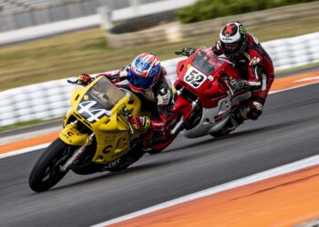 El Circuit Ricardo Tormo acoge el Racing Legends con Carlos Checa como protagonista