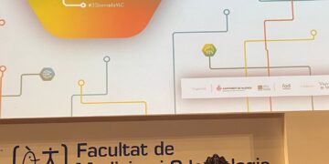 ¿Cómo afecta la IA a los adolescentes? Valencia abre el debate