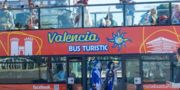 Valencia se llena de color con el Cosplay Tour y el Salón del Cómic 2025