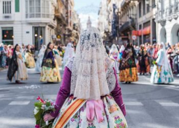 La Generalitat promociona las Fallas 2025 en cinco idiomas con una nueva estrategia digital