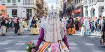La Generalitat promociona las Fallas 2025 en cinco idiomas con una nueva estrategia digital