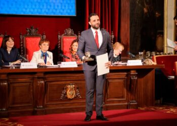 La Universidad de Valencia distingue al Ayuntamiento de Sagunto por su colaboración educativa