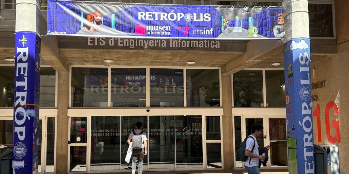 ¡Viaja al pasado tecnológico! RetróPolis Valencia 2025 te espera con nostalgia y videojuegos retro