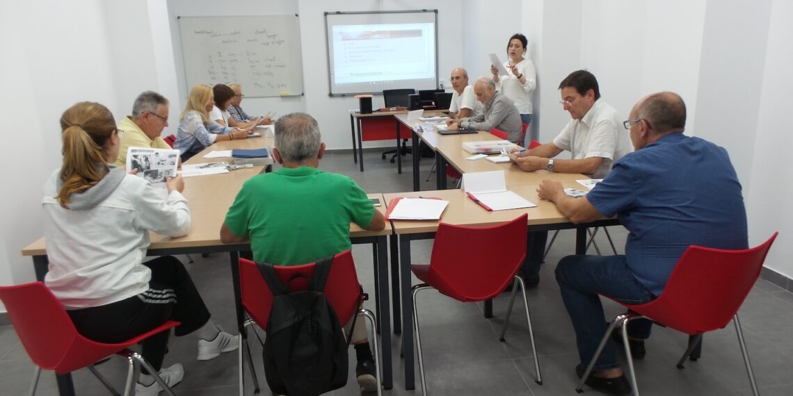 Universidad Popular de Valencia aplaza matrículas del curso 2025/26 por incidencia técnica